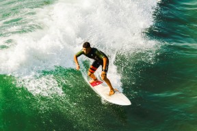 开云官网2026-尼克斯突围夜，字母哥的引擎在摩纳哥轰鸣