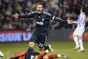 开云体育平台APP-加拿大冲垮曼城，迪巴拉如何成为绿茵场上的关键先生