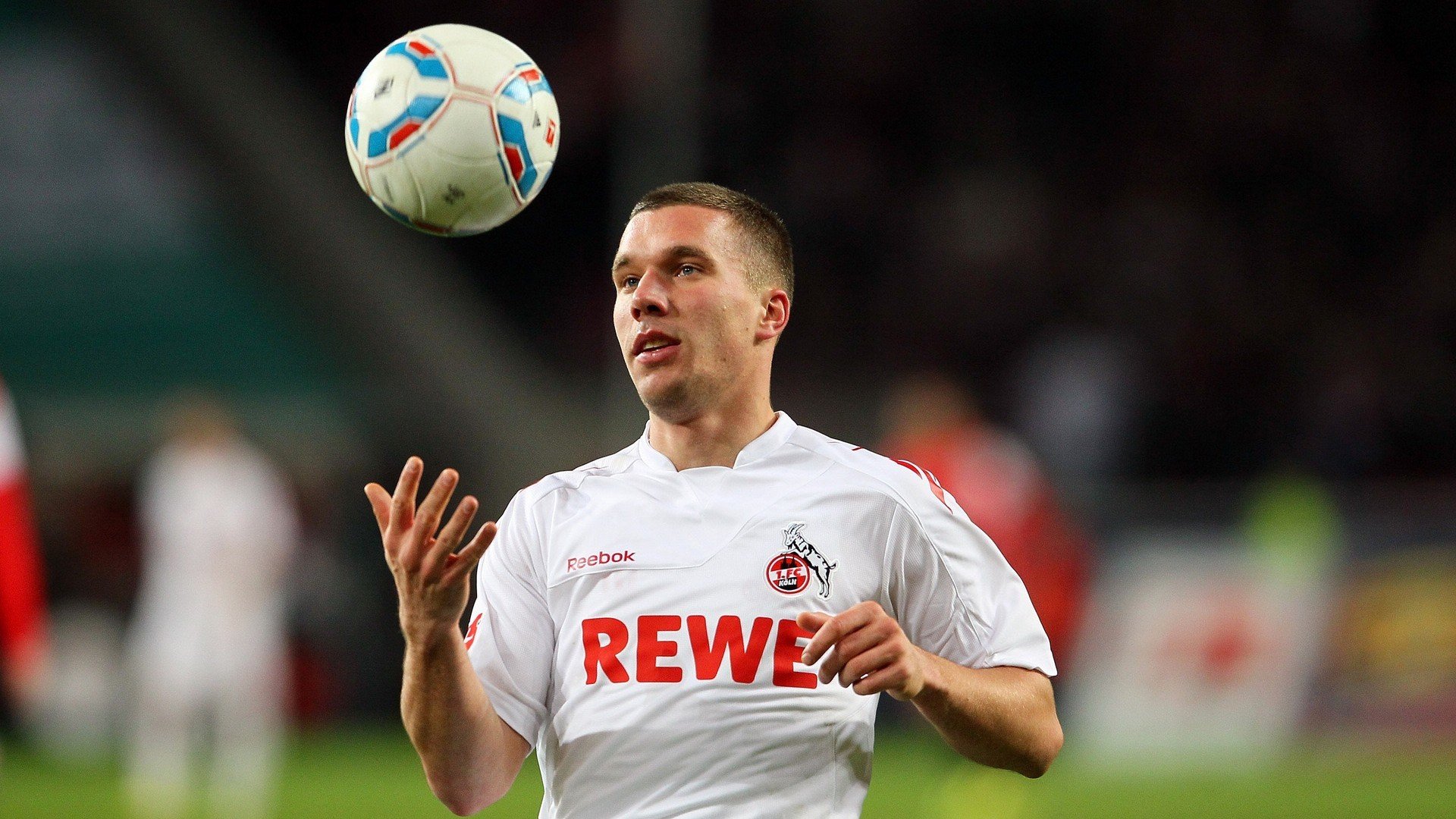 深圳队单节拉开国王,当东方铁血遇上西方神话,利拉德用纪录撕碎篮球次元壁